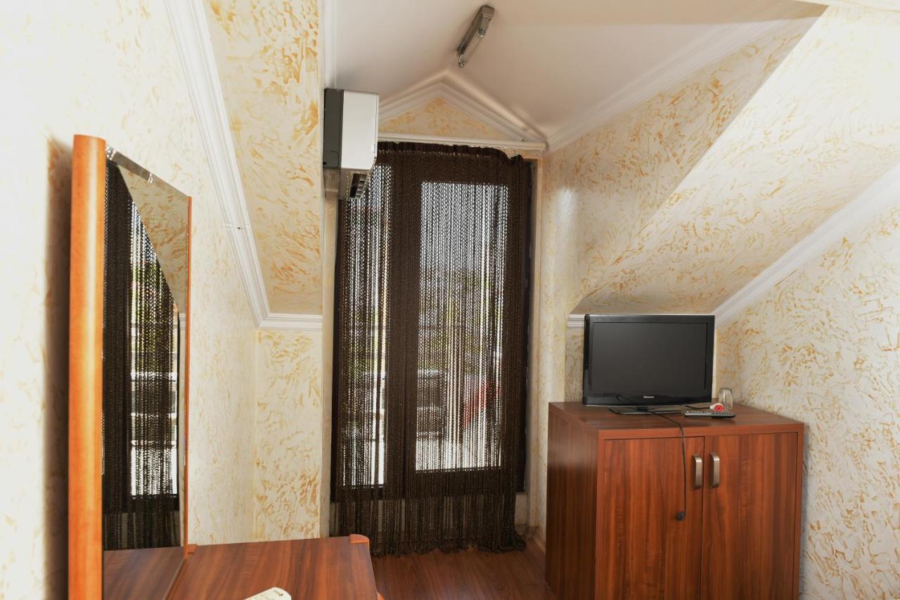 Antika Hotel Batumi Bagian luar foto
